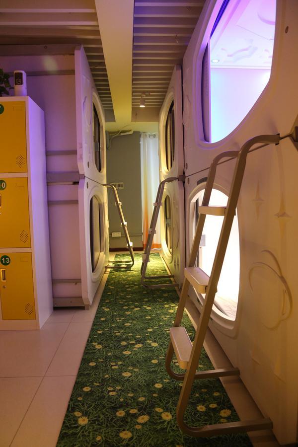 Wuhan Worry-Free Capsule Hotel エクステリア 写真