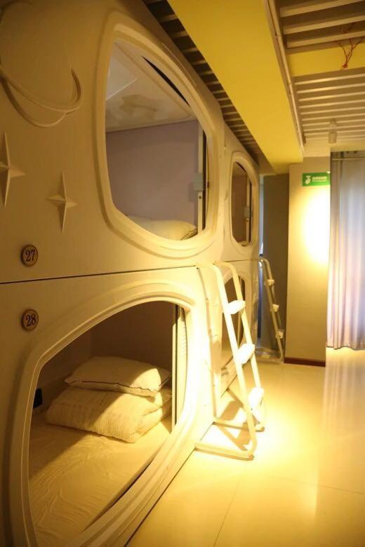 Wuhan Worry-Free Capsule Hotel エクステリア 写真